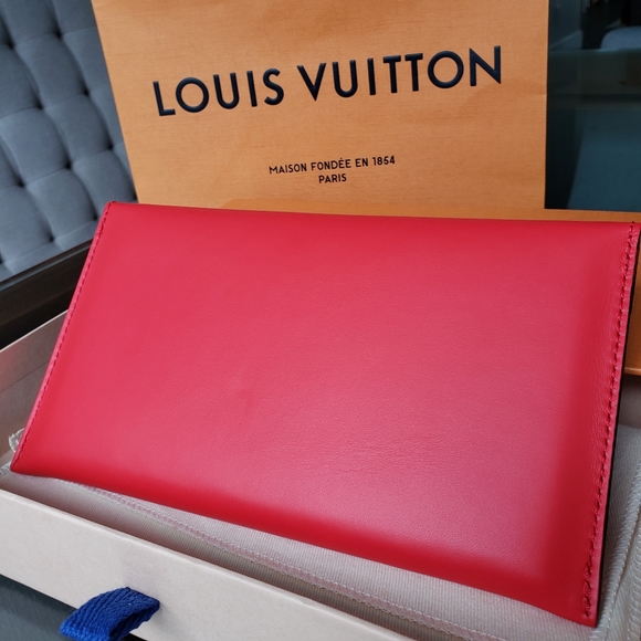 Louis Vuitton Veau Cachemire Envelope Pouch Red - Picture 4 of 8